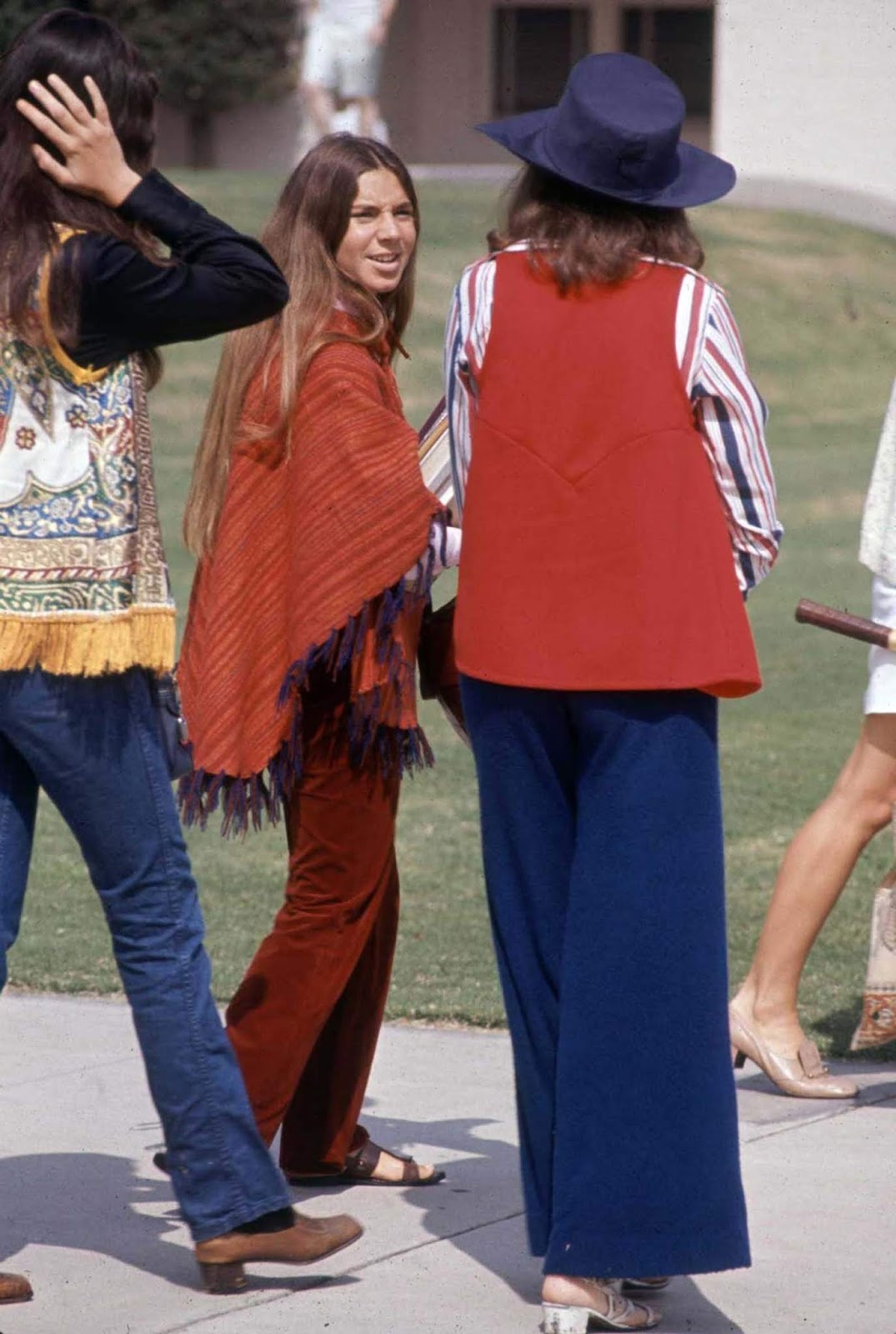 The freaky high school fashion of the hippie era seen through rare
